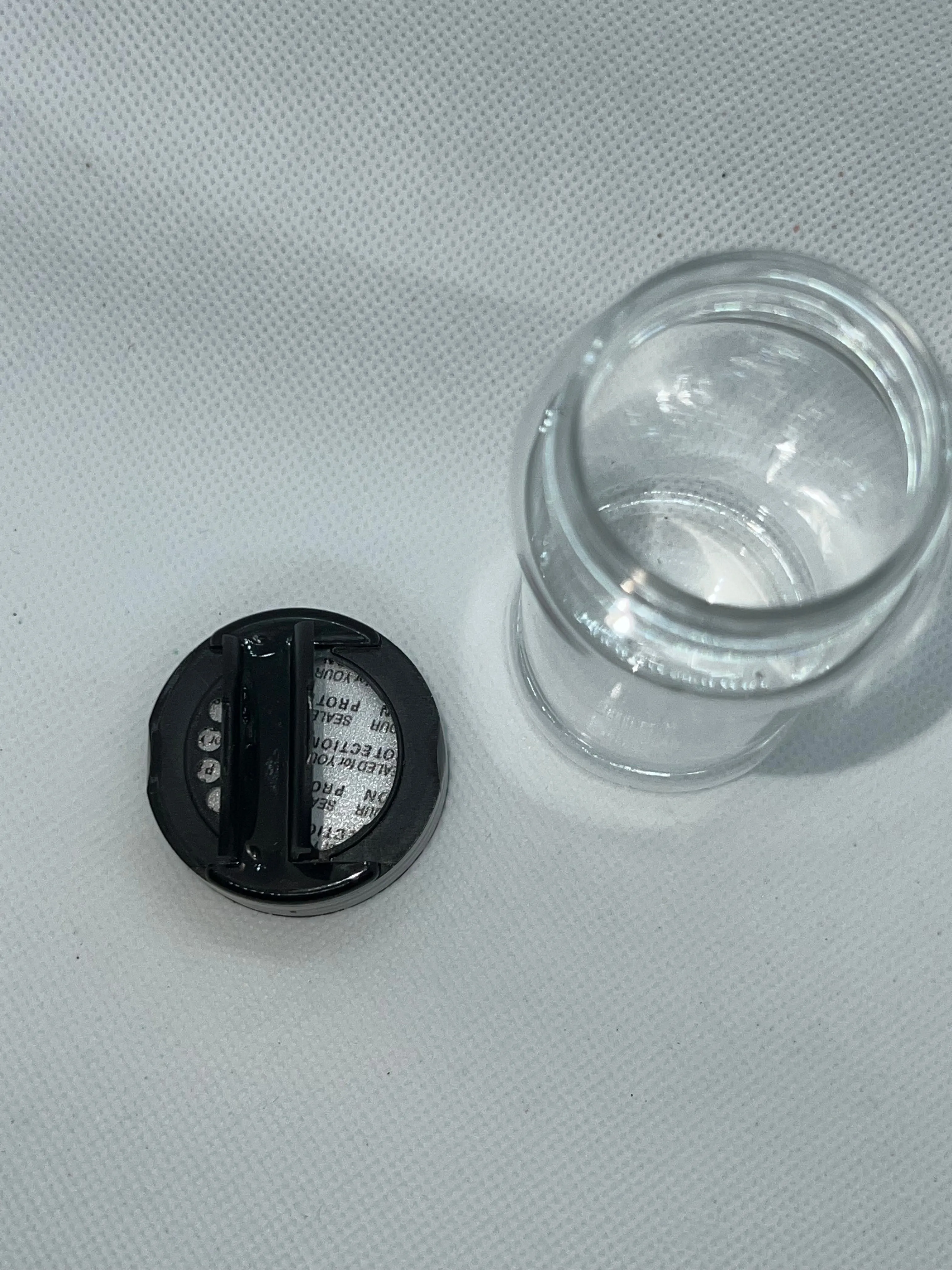 3.5 oz Glitter shaker bottle