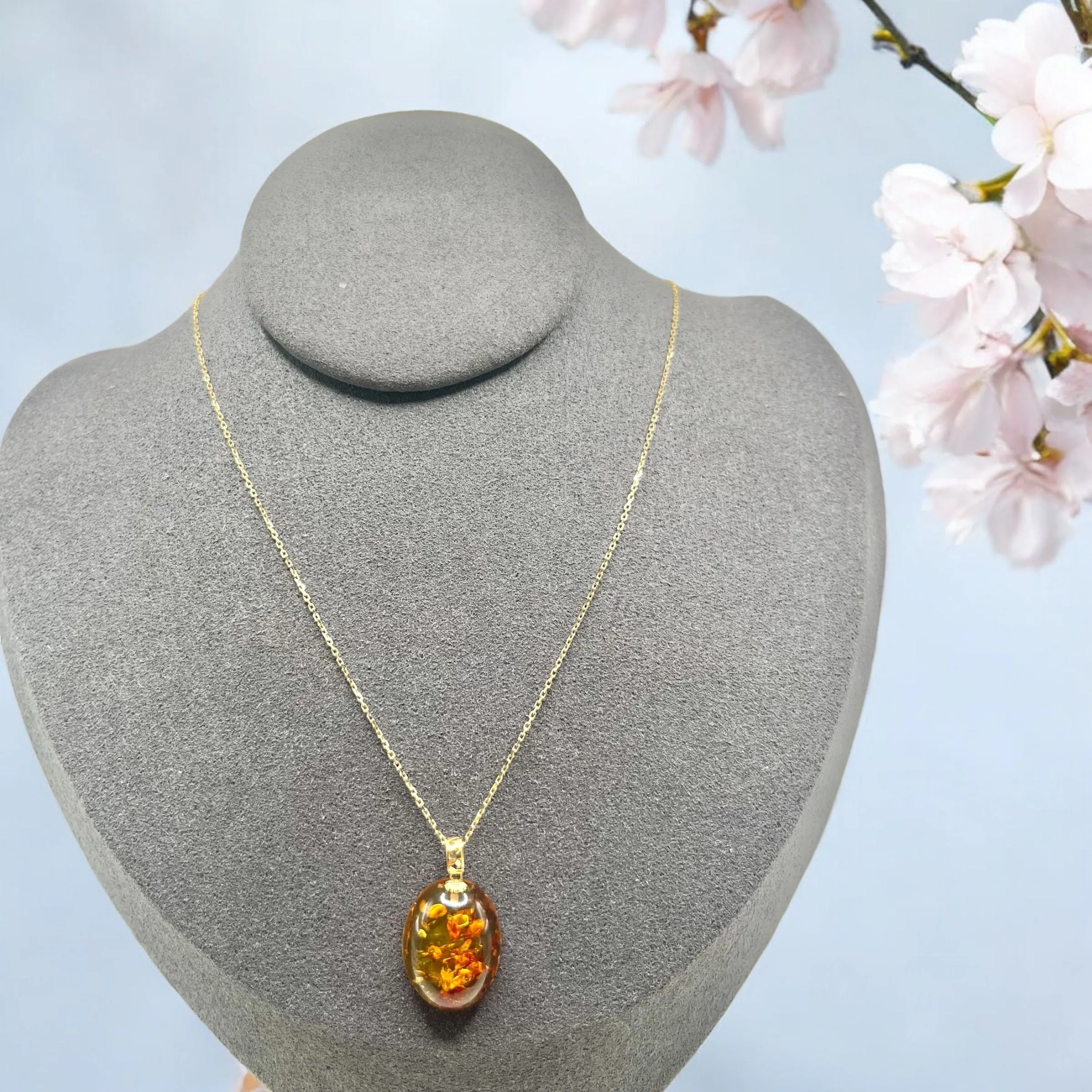 AMBER NECKLACE