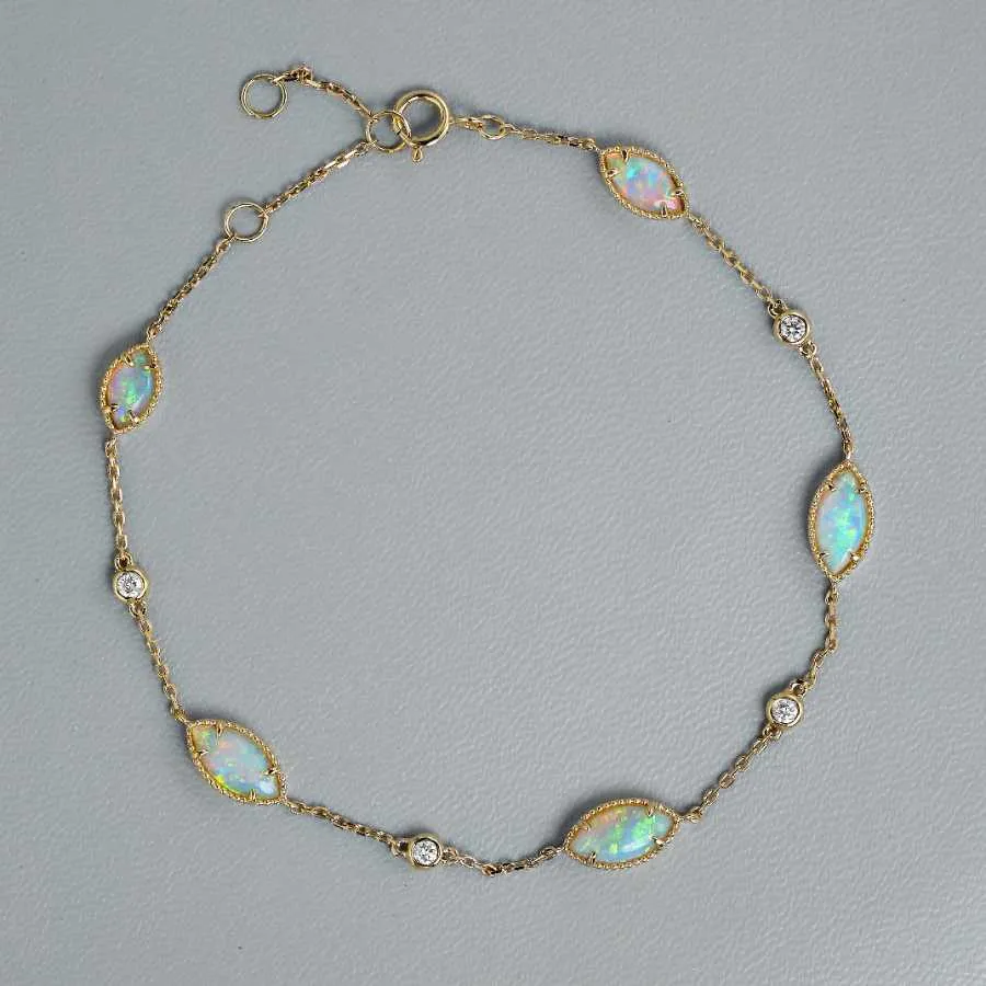 Beautiful Australian Solid Opal Diamond Bracelet in 18K Yellow Gold