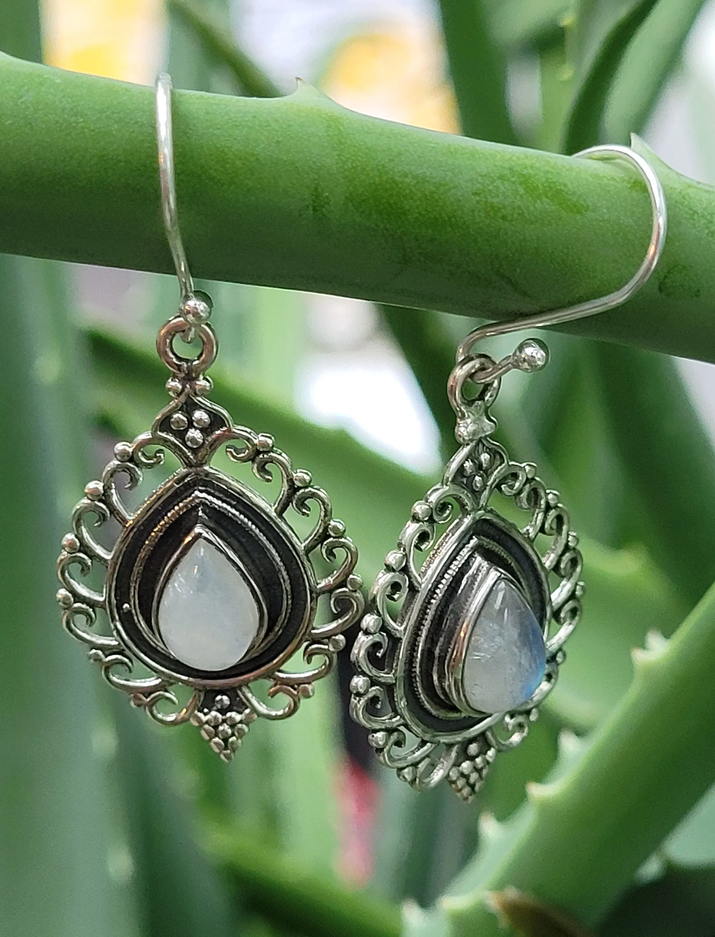 Moonstone Sterling Silver Earrings, 925 Sterling Silver Earrings, Gemstone Vintage Earrings, White stone Earrings, Teardrop Gemstone earring