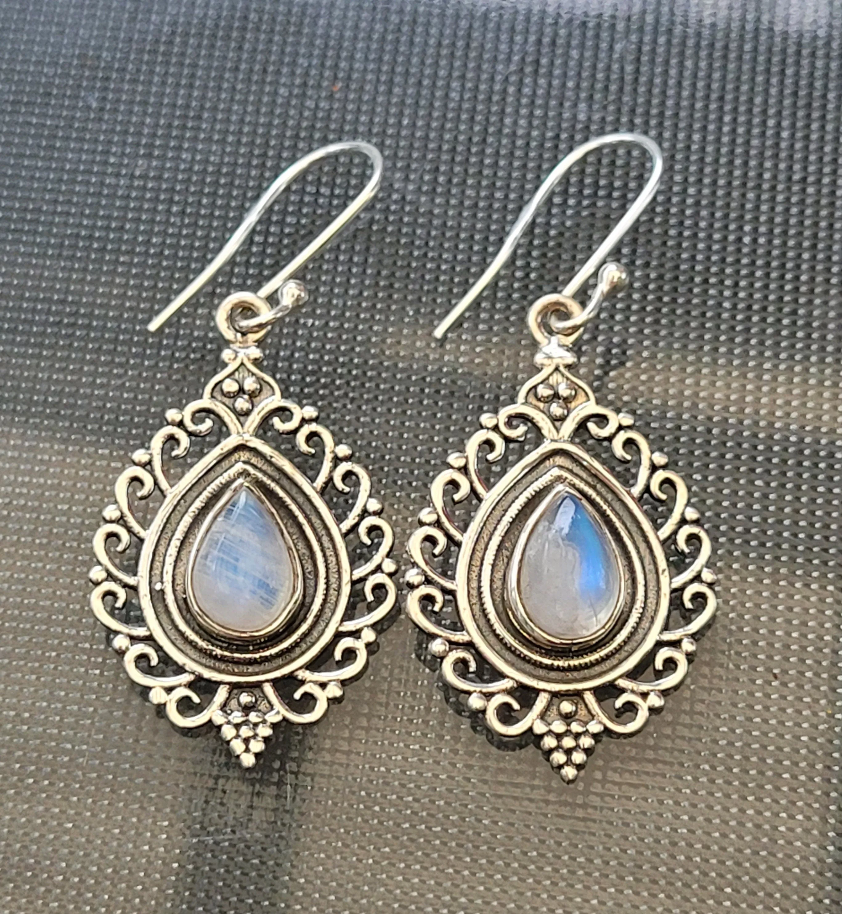 Moonstone Sterling Silver Earrings, 925 Sterling Silver Earrings, Gemstone Vintage Earrings, White stone Earrings, Teardrop Gemstone earring