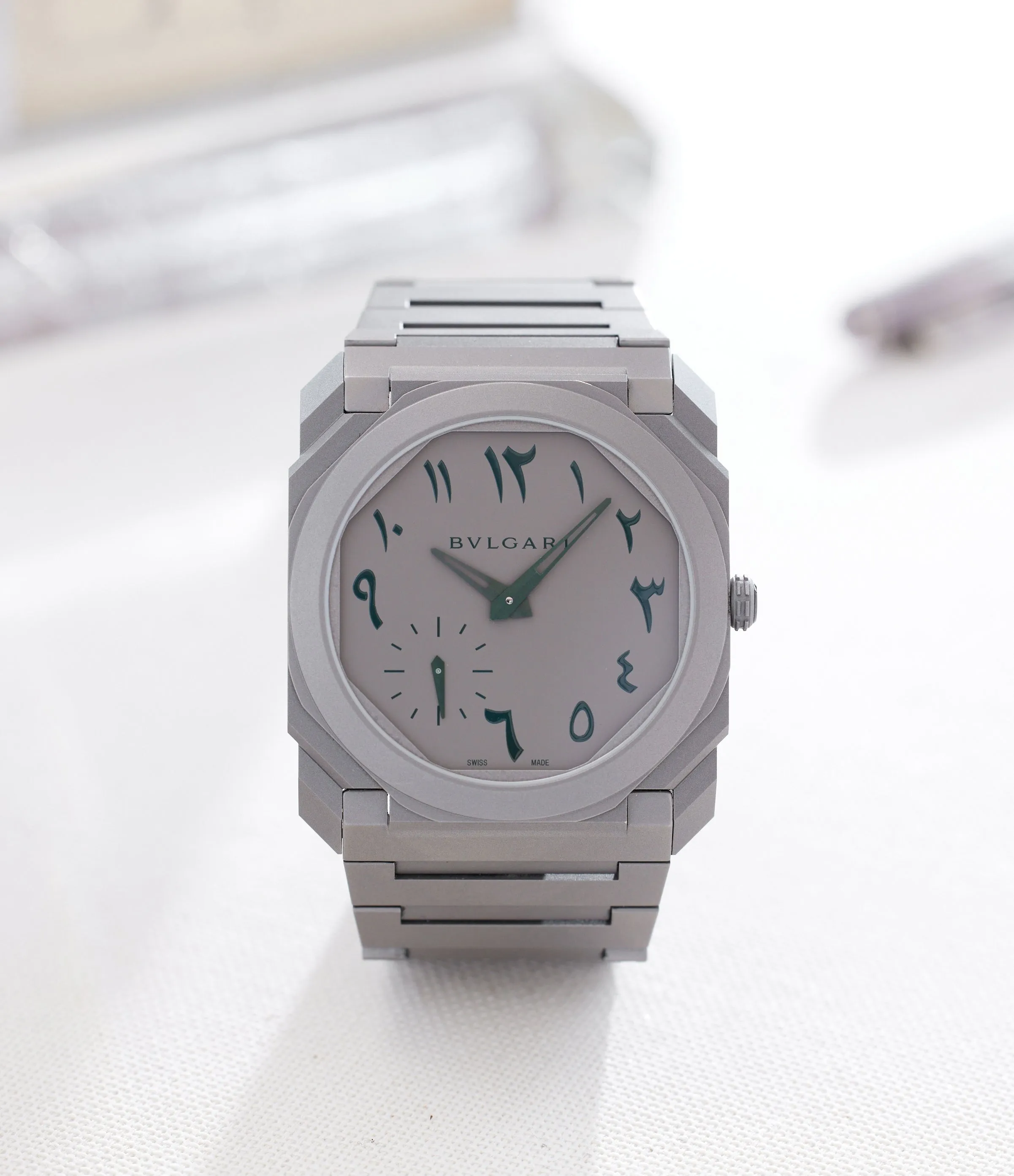Octo Finissimo | Arabic Numerals | Titanium
