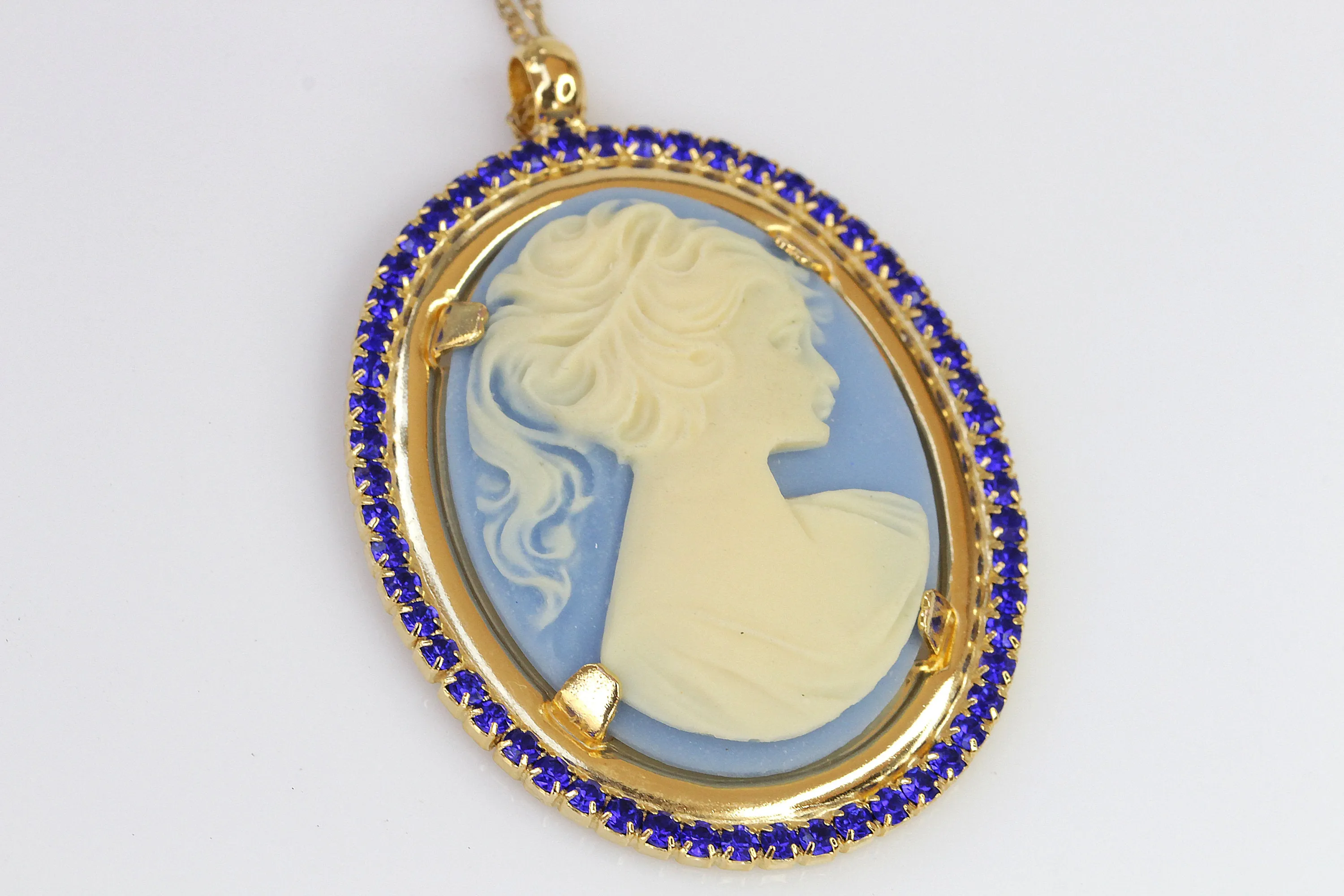 SAPPHIRE CAMEO NECKLACE