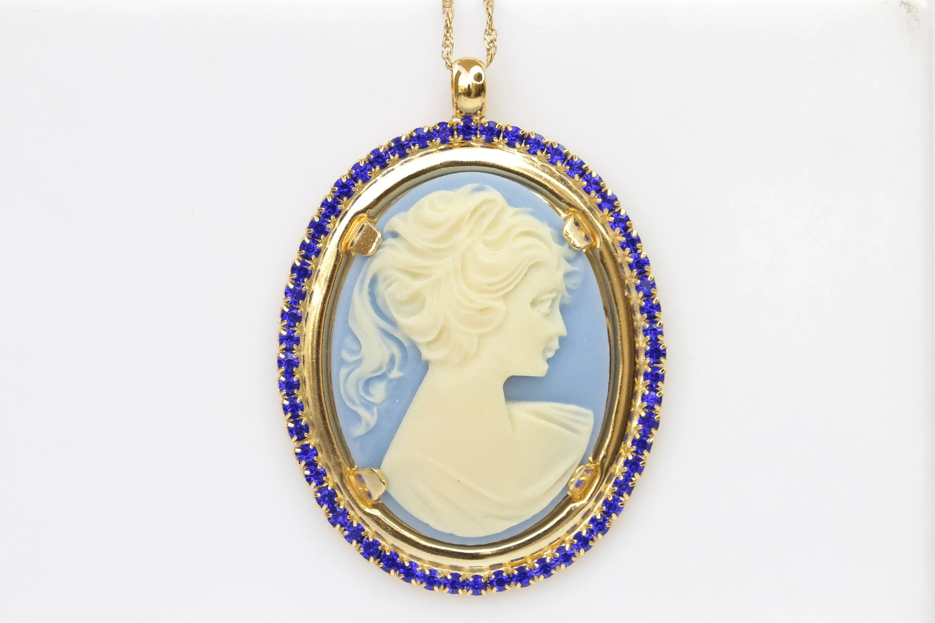 SAPPHIRE CAMEO NECKLACE